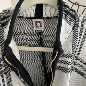 Anne Klein size Medium